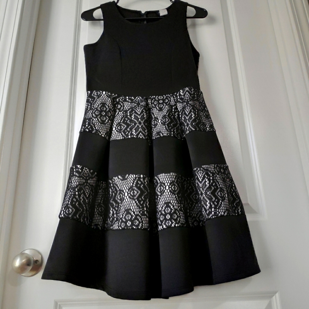 Size 16 Formal Black & White Lace Dress